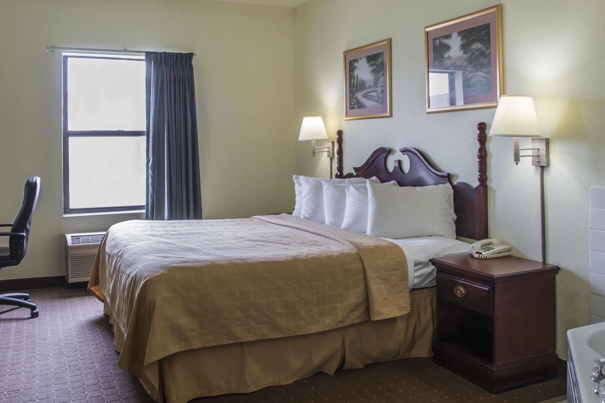 Quality Inn Harrisburg Exterior photo